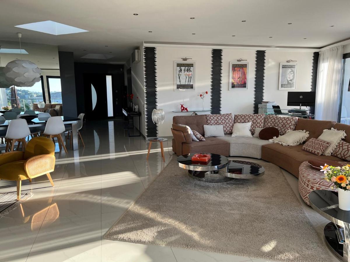 Grande 350 M2, Piscine Chauffee Vue Et Collines, Sur Mer, 10 Personnes