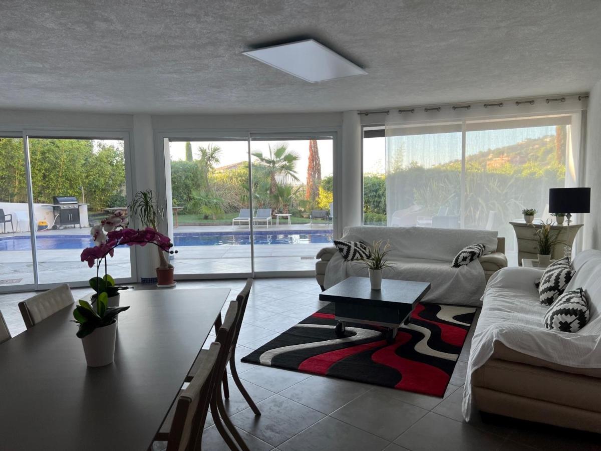 Villa Grande 350 M2, Piscine Chauffee Vue Et Collines, Sur Mer, 10 Personnes *