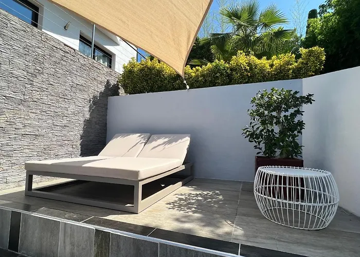 Grande Villa 350 M2, Piscine Chauffee Vue Mer Et Collines, Cavalaire Sur Mer, 10 Personnes