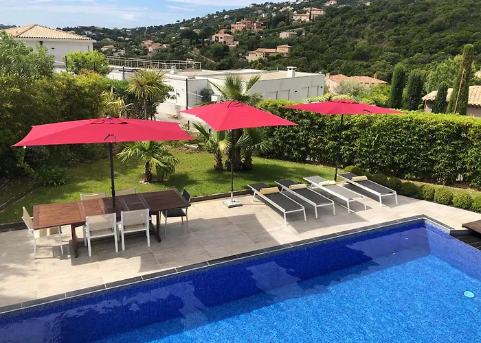 Grande Villa 350 M2, Piscine Chauffee Vue Mer Et Collines, Cavalaire Sur Mer, 10 Personnes