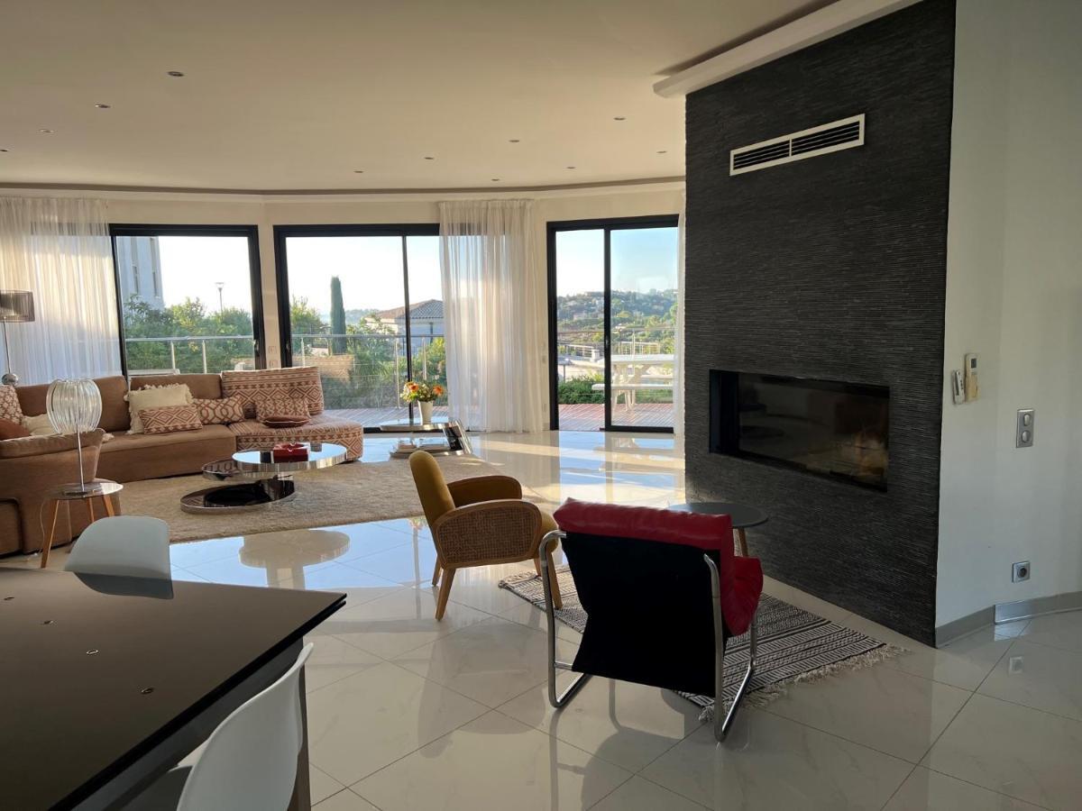 Grande 350 M2, Piscine Chauffee Vue Et Collines, Sur Mer, 10 Personnes