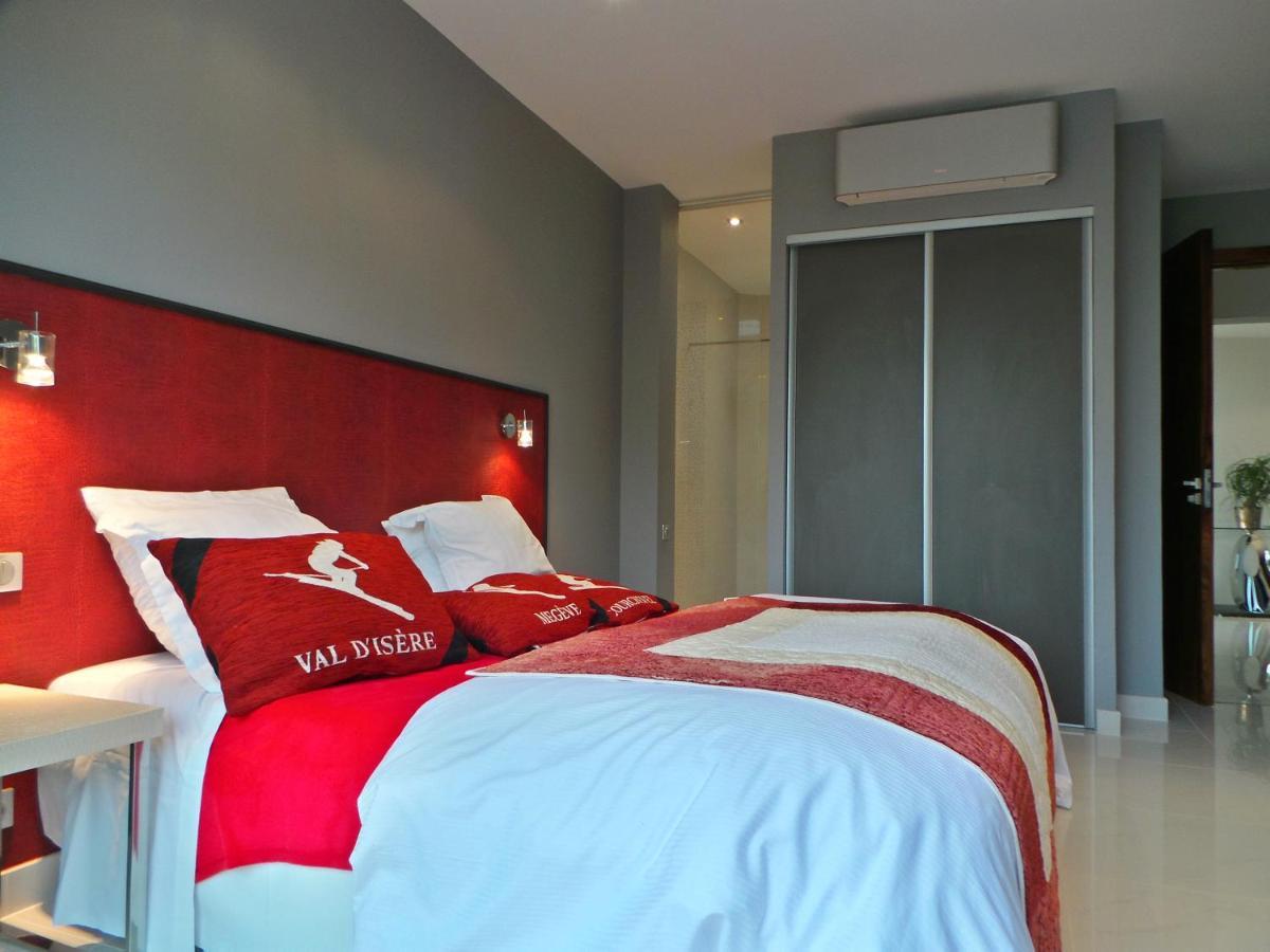 Grande 350 M2, Piscine Chauffee Vue Et Collines, Sur Mer, 10 Personnes Villa *