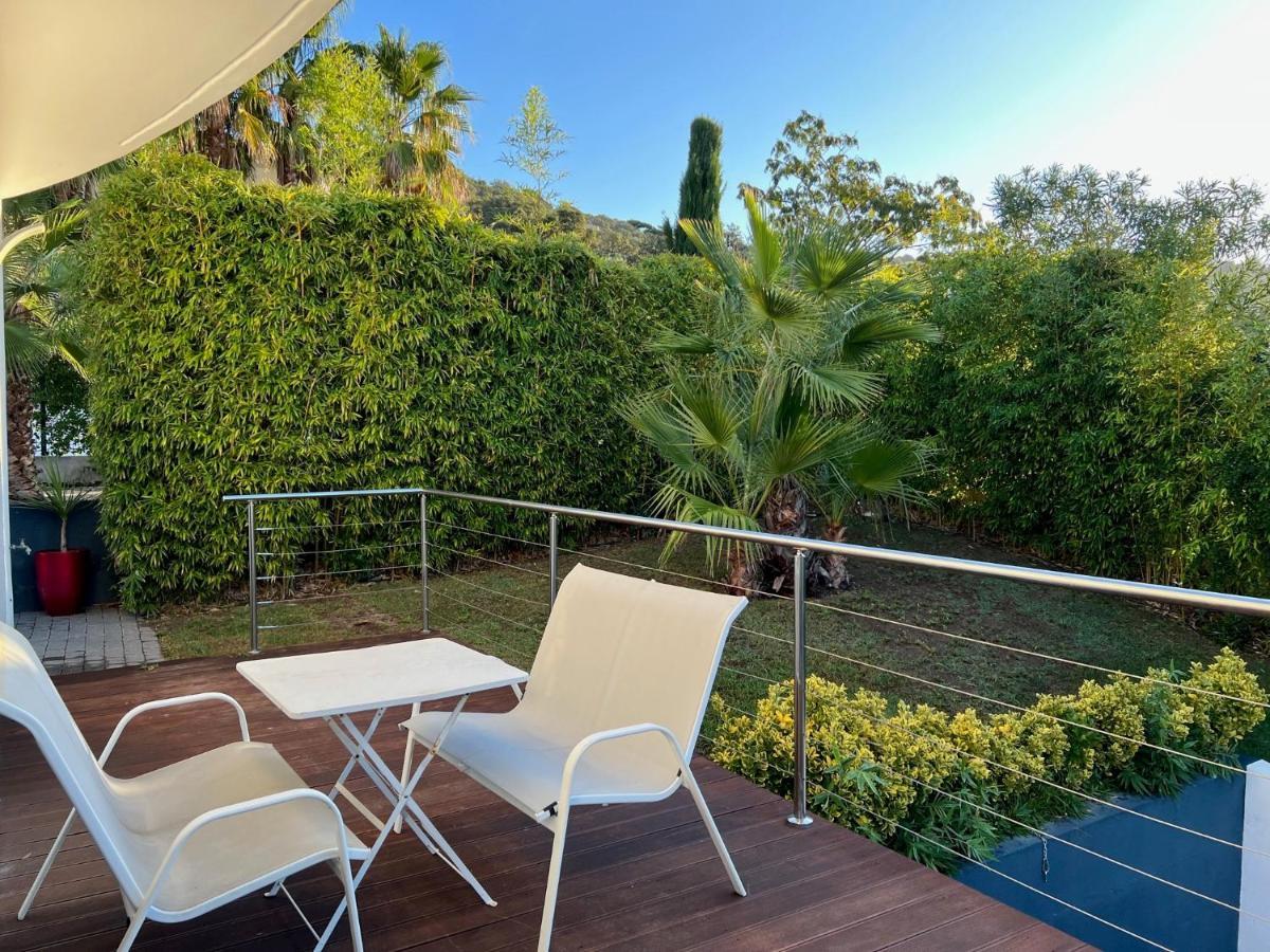 Grande 350 M2, Piscine Chauffee Vue Et Collines, Sur Mer, 10 Personnes