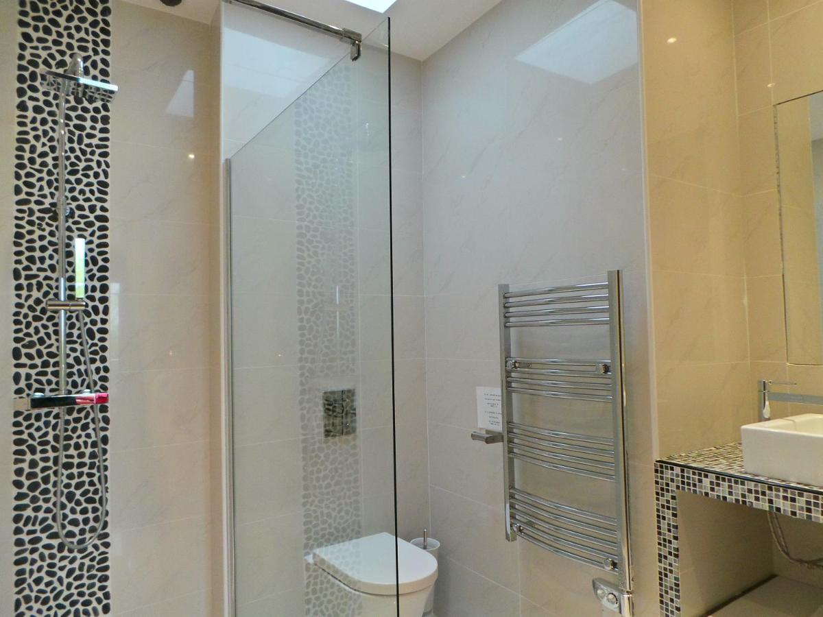 Villa Grande 350 M2, Piscine Chauffee Vue Et Collines, Sur Mer, 10 Personnes *