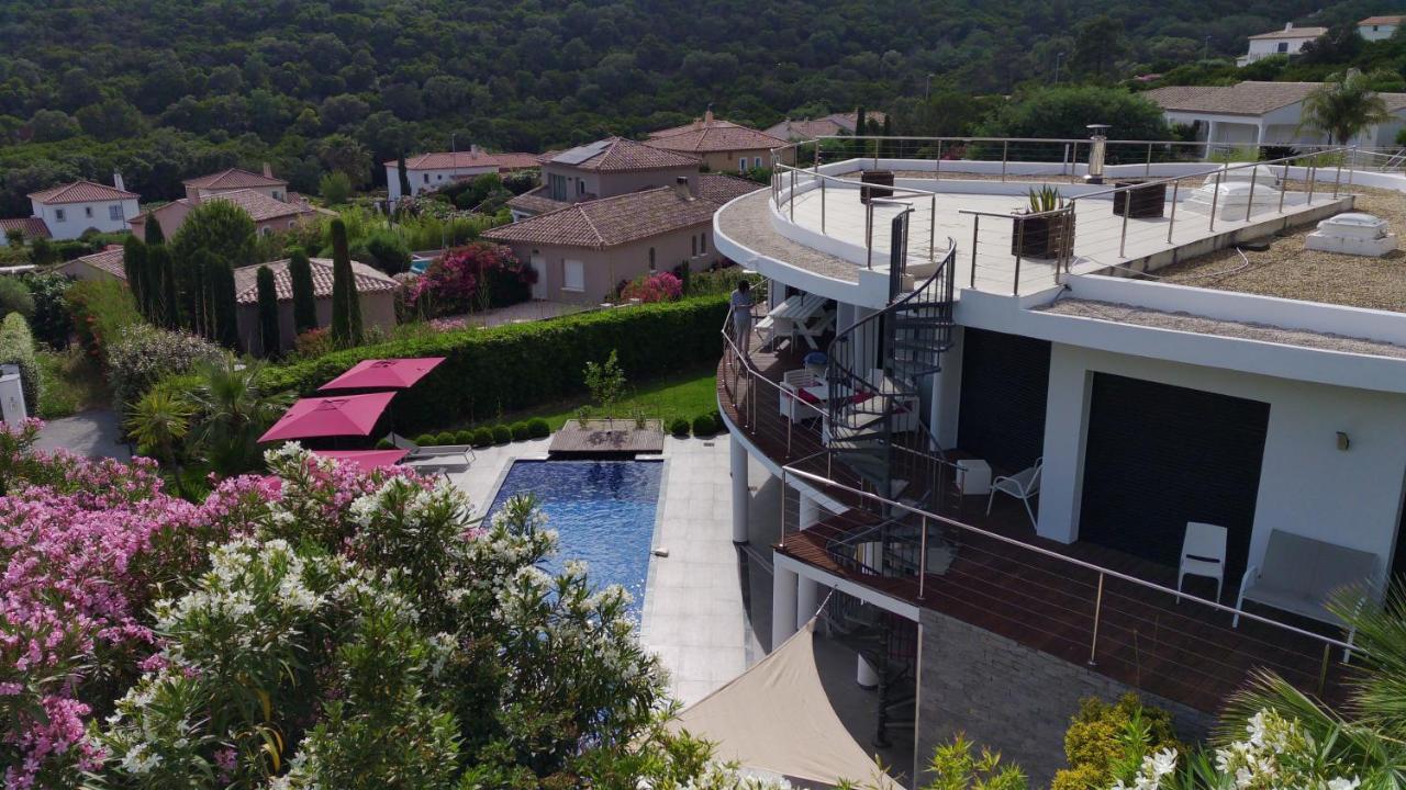 Villa Grande 350 M2, Piscine Chauffee Vue Et Collines, Sur Mer, 10 Personnes